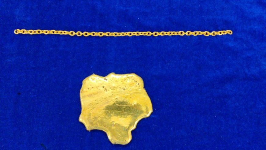 Seizure of 712 grams gold